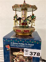 MICKEY HOLIDAY GO ROUND