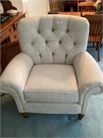 Wide upholstery button tuck chair