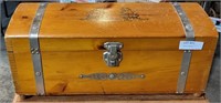 VTG. SMALL WOODEN CEDAR CHEST WITH METAL TRIM