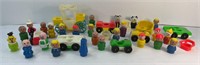 FISHER PRICE TRAIN W/ LITTLE PEOPLE