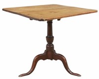 AMERICAN QUEEN ANNE STYLE TILT-TOP TEA TABLE