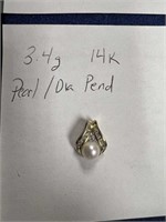 14K GOLD PENDANT PEARL AND DIAMOND 3.4 G