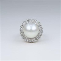 Elegant South Sea Pearl and Diamond Ring