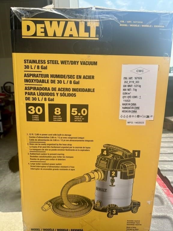 DeWALT Stainless Steel wet/dry vacuum *NEW
-8 gal