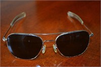 Aviator Sunglasses General Optical Yellow Gld Case
