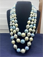 3 strand blue bead necklace vintage