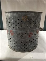 Galvanized decorative bucket