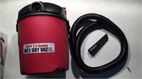 Central Machinery 2.5 gallon wet/dry vacuum, works