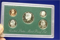 A 1998 US Mint Proof Set