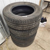 4- 275/65R18 Tires 40% Tread