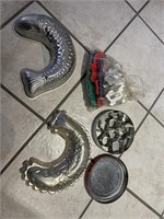 Lot Of Vintage Jello Molds & Cookie Cutters