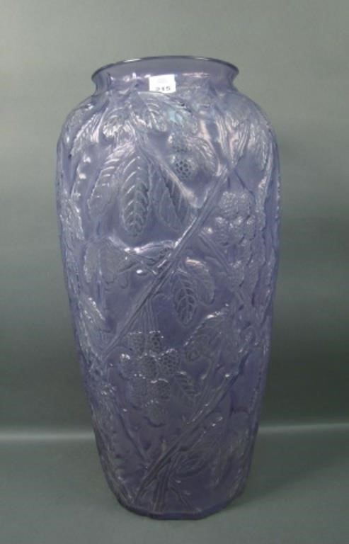 Consol. Amethyst Wash Blackberry Umbrella Stand