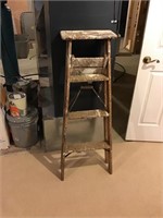 4 foot folding ladder