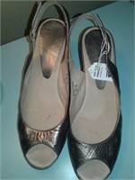 Ladies Shoes Andre Assous Wedge Size 9 1/2
