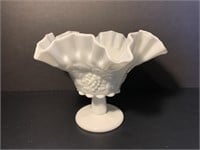 ANTIQUE WESTMORELAND RUFFLE  BOWL 8 IN