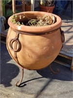 Terracotta pot (w/ palm tree stump), with built-in