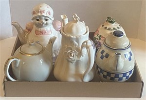 Ceramic Teapots, Cat 8"H