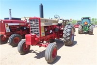 1970 IH 826 Gold Demonstrator Tractor #U012855