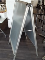 Aluminum sandwich board