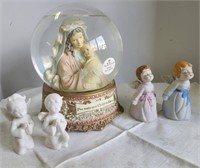 Mary & Baby Jesus Snow Globe - music box