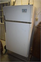 Vtg Fridgidaire Refrigerator Freezer -