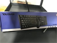 KM 2000 Keyboard and mouse office