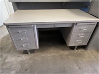 Very Nice Heavy Duty Steel 7 drawer desk w/ slides