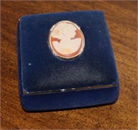 Small Velvet Cameo Box and Contents