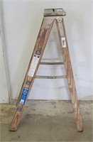 4' Wooden Step Ladder