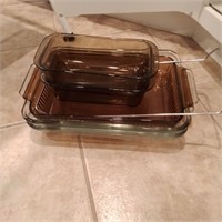 misc. Glass baking dishes.
