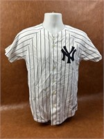 Majestic New York Jeter Jersey Size L Yough