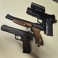 3 BB Guns w/ 1 Case