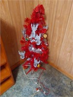 red Christmas tree