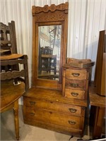 Antique Gentlemen's Dresser w/Mirror