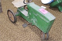 Ertil John Deere Pedal Tractor