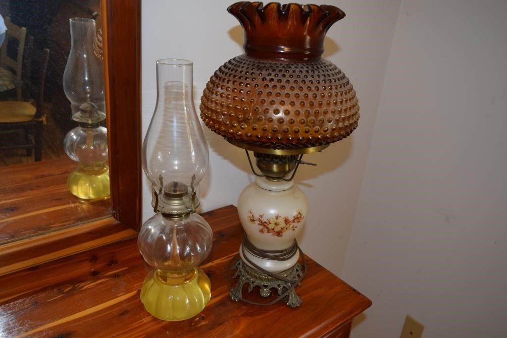 1 Oil Lamp & 1 Table Lamp