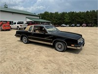 1985 Oldsmobile Cutlass Supreme Car