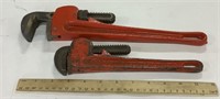 2 Pipe wrenches