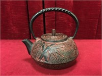 Cast Iron Teapot w/ Leaf Basket