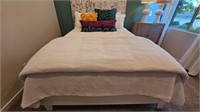 11PC QUEEN BEDDING SET