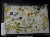 TRAY OF HEART THEMED JEWELRY PENDANTS & PINS