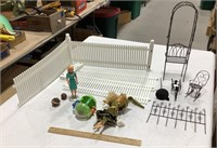 Miniature decor w/toys