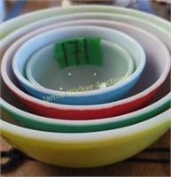 4 Pyrex Primary Color Nesting Mixing Bowls