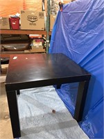 22” x 22” table