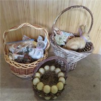 Easter Baskets & Décor