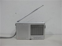 Kaito KA1103 Stereo Radio Powers On