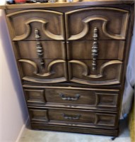 Vintage (5) Drawer Dresser