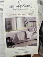 Hearth & Hand linen blend Kng comforter set