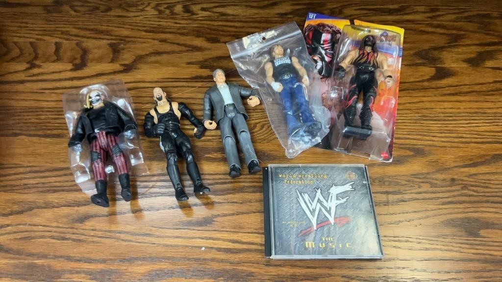 WWE WRESTLING FIGURES AND CD
