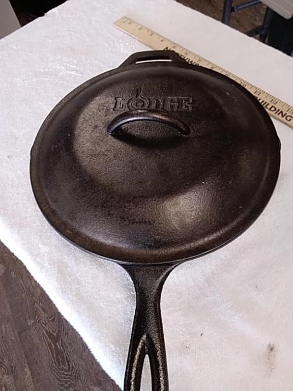 8 inch cast iron Lodge Skillet with lid